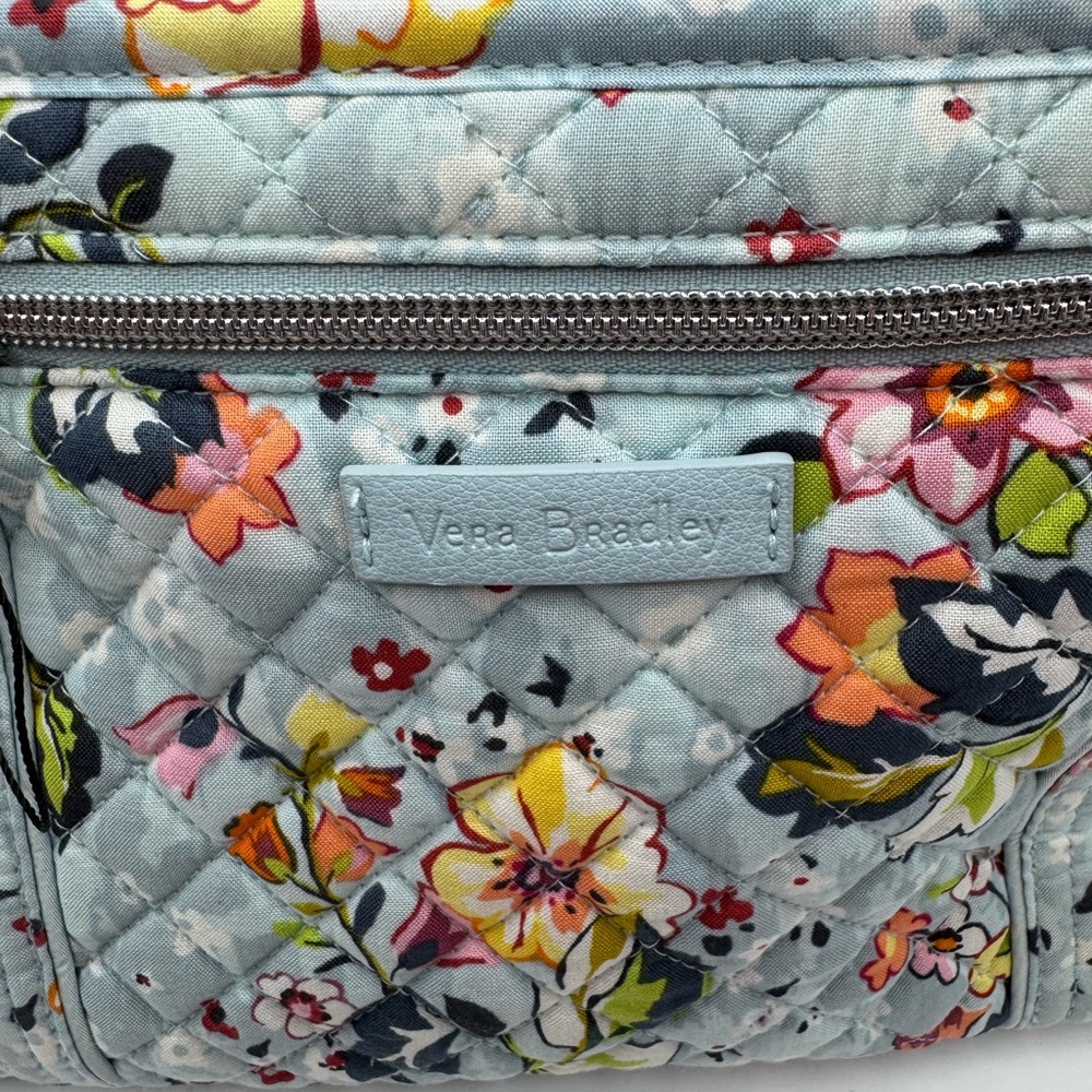 Vera Bradley Blue Tote Bag with Structured Design and Playful Aesthetic - Picture 2 of 10